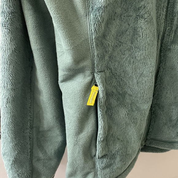 L.L.Bean Women’s Luxe Fleece Jacket size Med Petite Item #: CA505364 sage - Picture 8 of 8